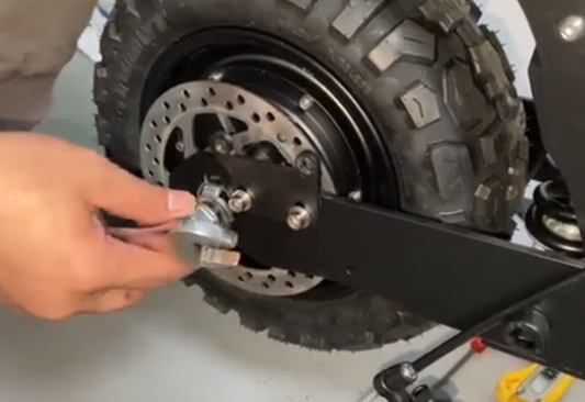 How to Remove the Rear Wheel Motor on an Arwibon Q30 Scooter