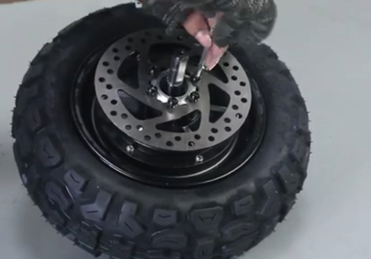 How to Remove and Install the Brake Disc on an Arwibon Q30 Scooter