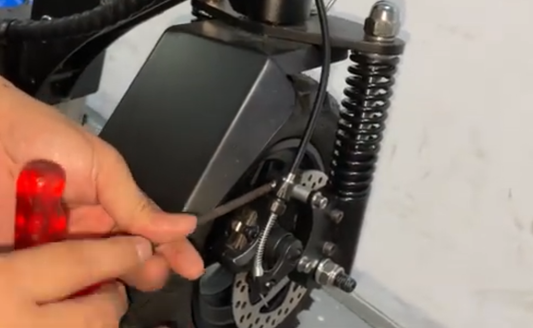 How to Remove the Front Wheel on an Arwibon Q30 Scooter