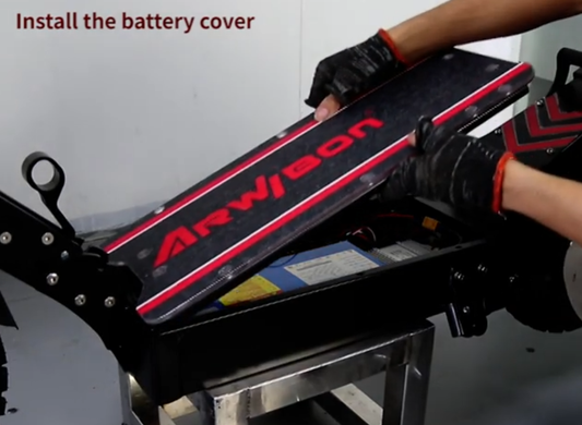 How to Install the Battery Cover on an Arwibon Q30 Scooter